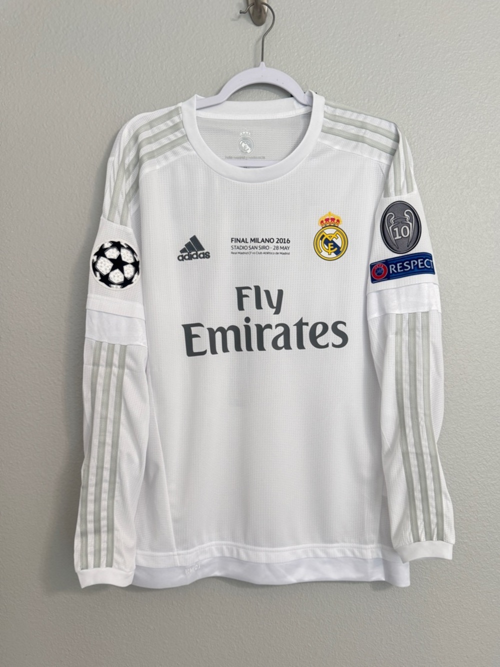 Real Madrid 2016 Ronaldo UCL final white long sleeve jersey - Picture 2 of 5